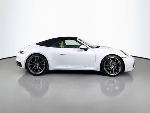 Used 2024 Porsche 911 Carrera RWD image 4