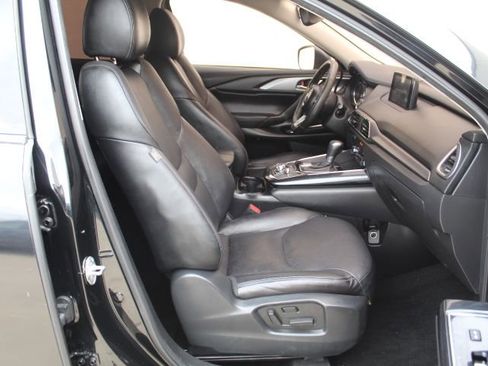 Used 2018 MAZDA CX-9 Touring image 40