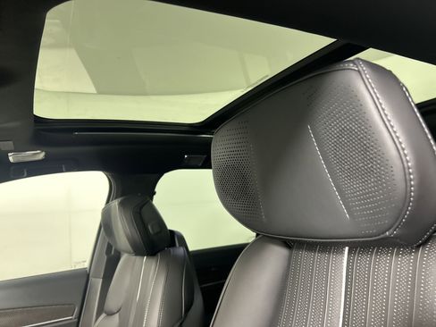 New 2026 Cadillac Vistiq Sport image 8