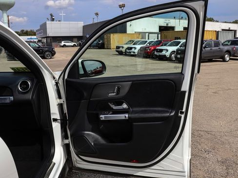 Used 2023 Mercedes-Benz GLB 250 GLB 250 image 16