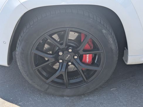 Used 2018 Jeep Grand Cherokee SRT AWD/4WD image 14