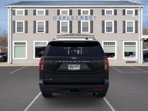 New 2026 Ford Expedition Active image 5