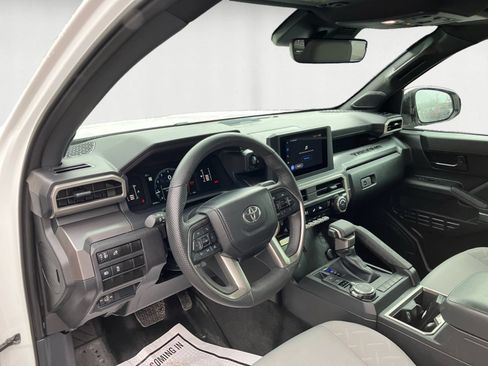 Used 2024 Toyota Tacoma SR5 AWD/4WD image 11