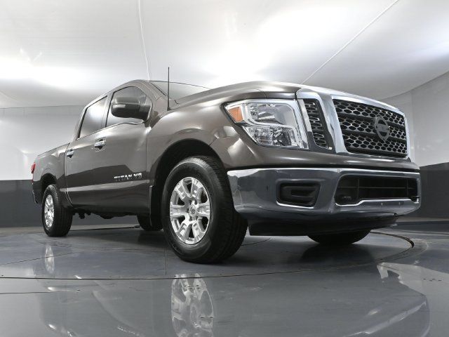 Used 2018 Nissan Titan SV AWD/4WD image 41