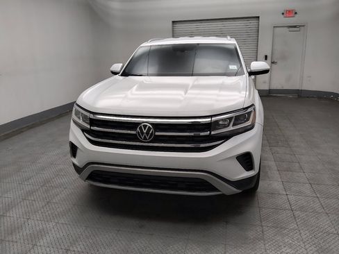 Used 2020 Volkswagen Atlas Cross Sport SE w/ Towing Package image 15