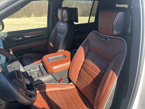 Used 2024 GMC Yukon XL Denali Ultimate image 16