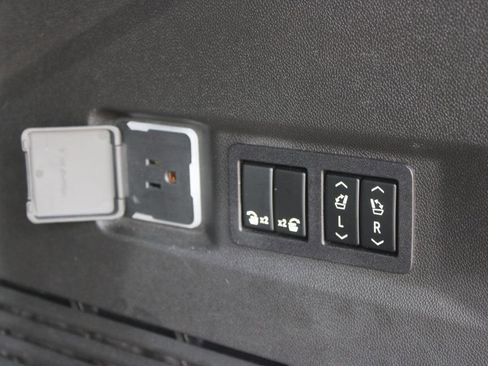 Used 2023 Chevrolet Tahoe RST w/ Luxury Package RWD image 16