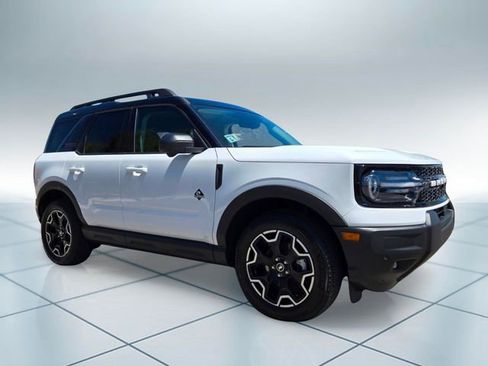 Used 2025 Ford Bronco Sport Outer Banks w/ Outer Banks Tech Package+ AWD/4WD image 3
