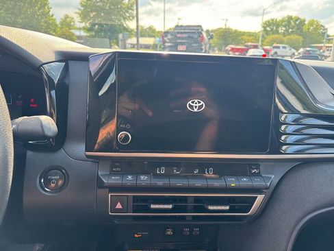 Used 2025 Toyota Camry LE FWD image 18