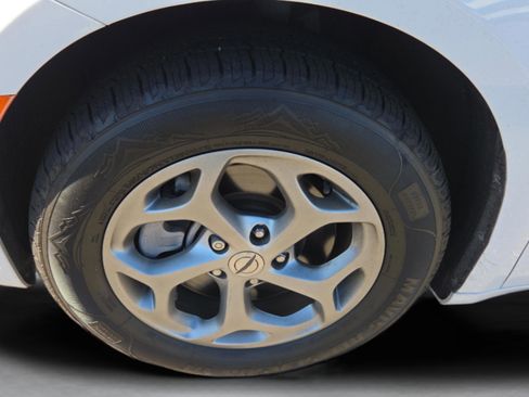 Certified 2022 Chrysler Pacifica Limited w/ Uconnect Theater Family Group image 30