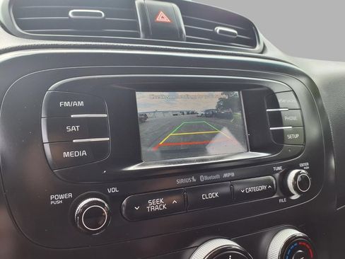 Used 2015 Kia Soul FWD image 6