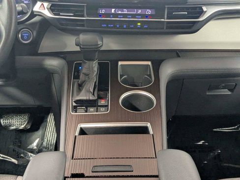 Used 2021 Toyota Sienna LE FWD image 38