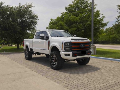 Used 2023 Ford F250 Lariat w/ Lariat Ultimate Package AWD/4WD image 2
