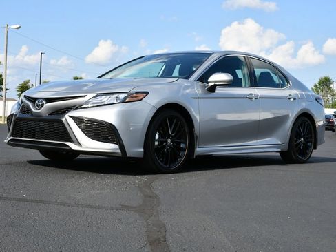 Used 2024 Toyota Camry XSE w/ Cold Weather Package FWD image 3