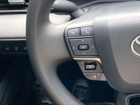 Used 2025 Toyota Camry LE FWD image 23