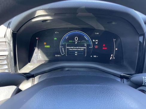 Used 2025 Toyota Camry SE image 37