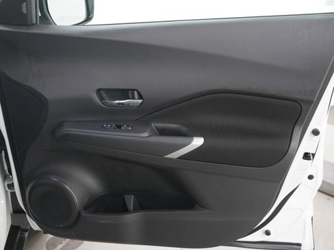 Used 2024 Nissan Kicks SV FWD image 11