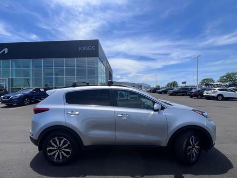 Used 2019 Kia Sportage EX w/ Option Group 040 AWD/4WD image 2