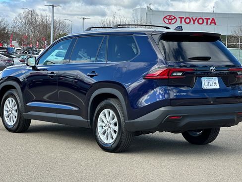 Used 2026 Toyota Grand Highlander XLE image 6