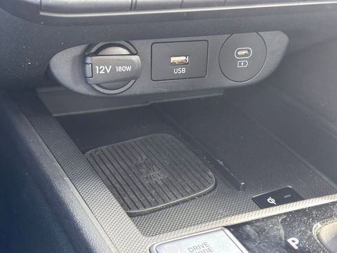 Certified 2024 Hyundai Elantra Limited image 39