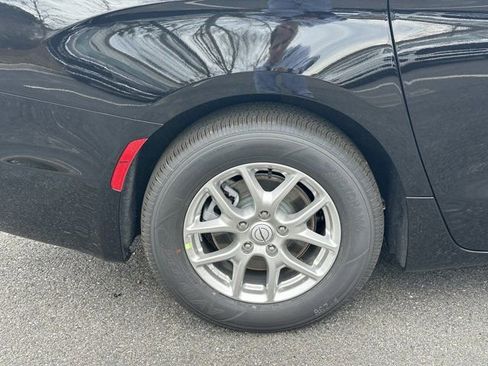 New 2026 Chrysler Pacifica Select image 18