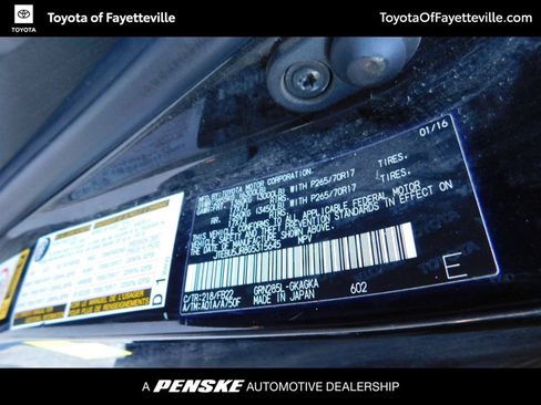 Used 2016 Toyota 4Runner SR5 AWD/4WD image 10