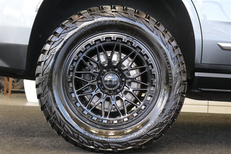 Used 2022 GMC Yukon Denali AWD/4WD image 25