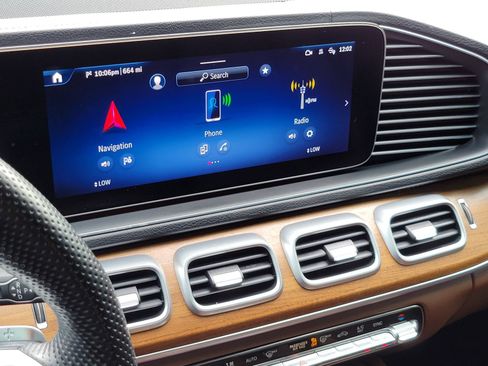 Used 2024 Mercedes-Benz GLS 450 4MATIC image 20