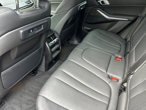 Used 2022 BMW X5 xDrive40i w/ Parking Assistance Package AWD/4WD image 14