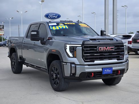 Used 2024 GMC Sierra 2500 AT4 w/ AT4 Premium Plus Package AWD/4WD image 3