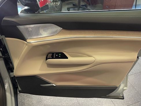 Used 2025 Volvo EX90 Ultra image 38