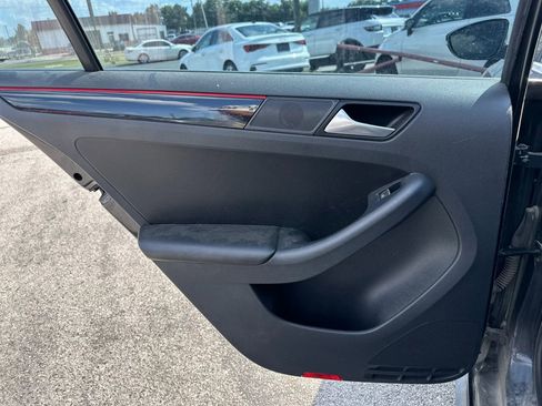 Used 2017 Volkswagen Jetta GLI FWD image 20