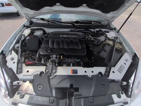 Used 2013 Chevrolet Impala LTZ FWD image 14