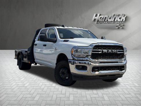 Used 2024 RAM 3500 Tradesman w/ Chrome Appearance Group AWD/4WD image 2