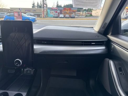 Used 2022 Ford Mustang Mach-E Select image 11