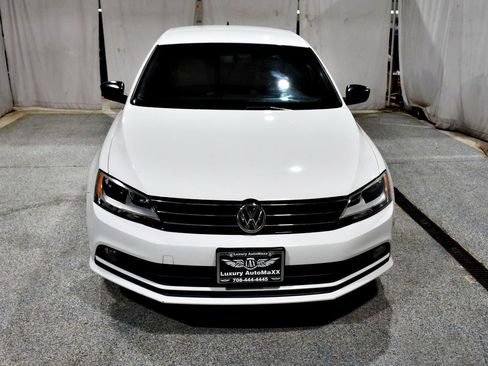 Used 2016 Volkswagen Jetta Sport FWD image 25
