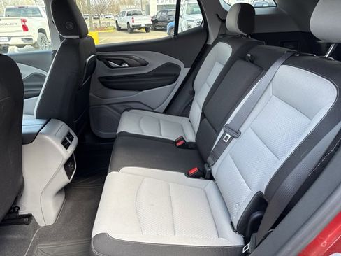 Used 2024 GMC Terrain SLE w/ Driver Convenience Package image 6