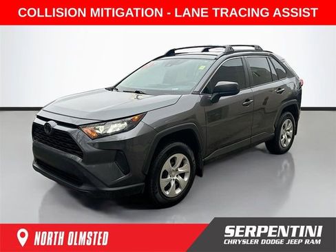 Used 2020 Toyota RAV4 LE image 1