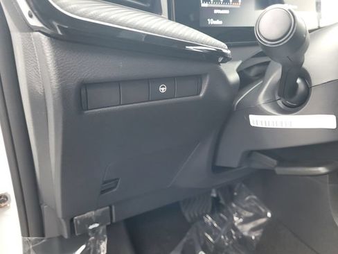 New 2026 Nissan Kicks SR w/ Cold Weather Package AWD/4WD image 17