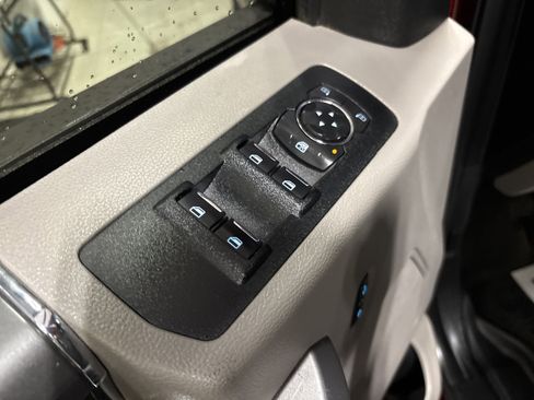 Used 2015 Ford F150 XLT w/ Equipment Group 302A Luxury image 17