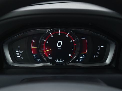 Used 2016 Volvo XC60 T5 Premier w/ Protection Package image 25