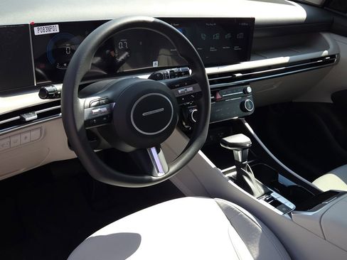 Used 2026 Hyundai Tucson SEL image 15