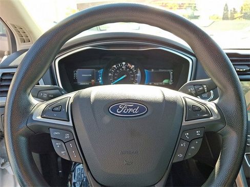 Used 2020 Ford Fusion SE image 21
