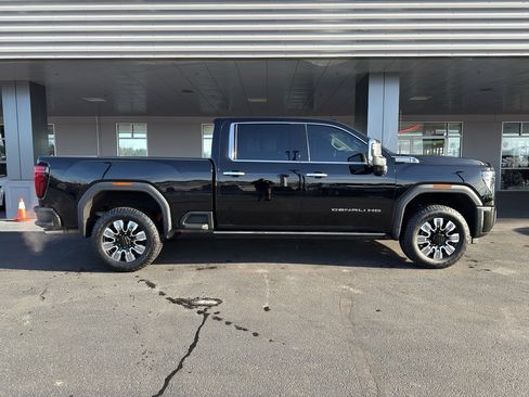 Used 2025 GMC Sierra 2500 Denali w/ Denali Reserve Package image 3