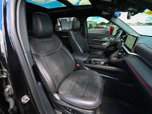 Certified 2025 Ford Explorer ST AWD/4WD image 27