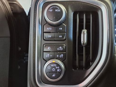 Used 2022 GMC Sierra 2500 AT4 w/ AT4 Preferred Package AWD/4WD image 19