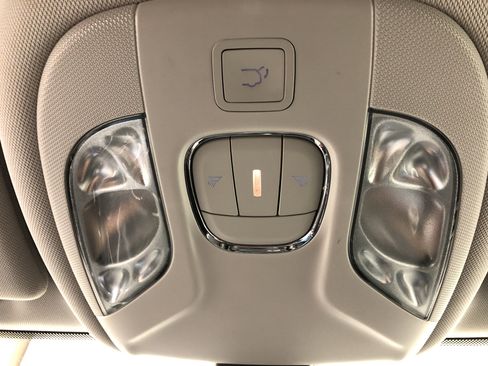 Used 2017 Jeep Compass Latitude w/ Popular Equipment Group image 18