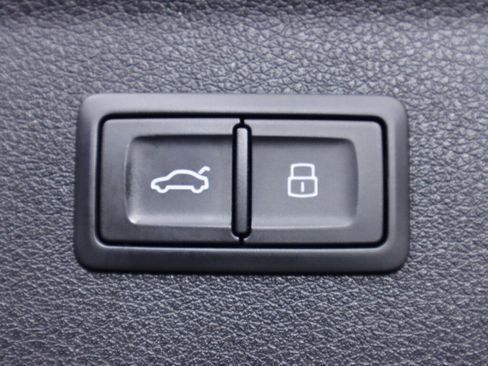 Used 2018 Audi Q3 2.0T Premium Plus image 34