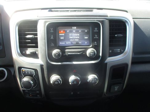 Used 2015 RAM 1500 Big Horn AWD/4WD image 12