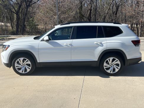 Certified 2023 Volkswagen Atlas SE image 7